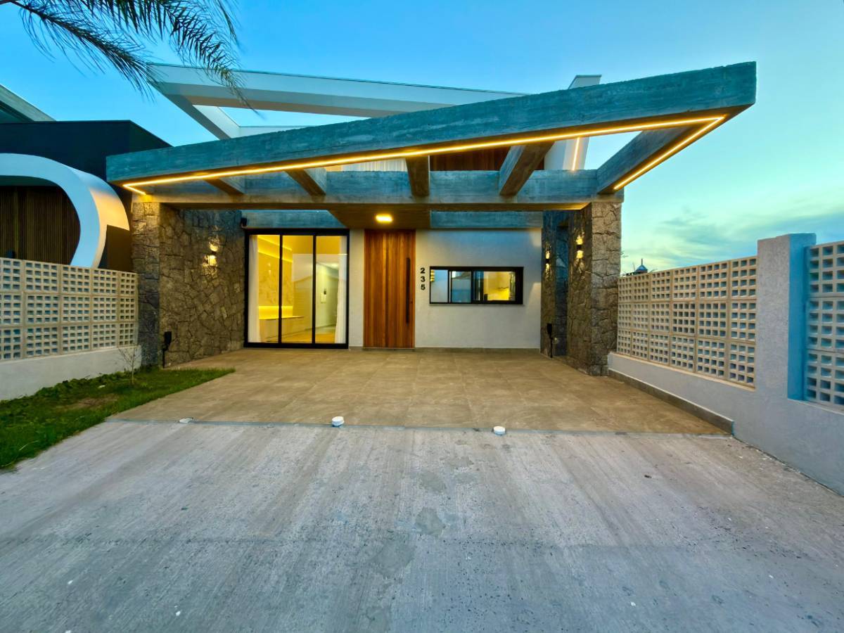 Casa 3 dormitórios para venda, Jardim Beira-Mar  em Capão da Canoa | Ref.: 1255