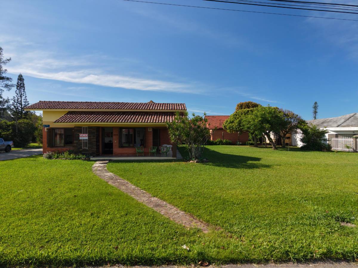 Casa 4 dormitórios para venda, Centro em Xangri-lá | Ref.: 1352