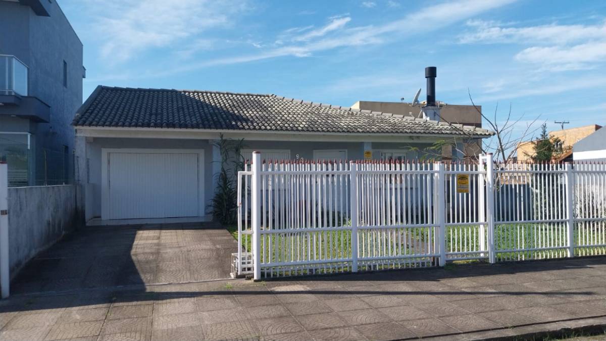 Casa 3 dormitórios para venda, Bairro Guarani  em Capão da Canoa | Ref.: 986